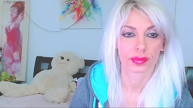 HoneyLara online show from 01/18/26, 11:30