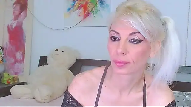 Snapshot of HoneyLara chatting on 05/10/26, 07:52 HoneyLara online show from 05/10/26, 07:52