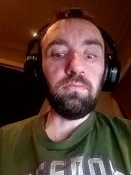 Snapshot of ShadowyTube chatting on 01/13/26, 07:02 ShadowyTube online show from 01/13/26, 07:02