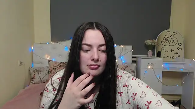 Snapshot of MilanaPrice chatting on 02/17/26, 07:53 MilanaPrice online show from 02/17/26, 07:53