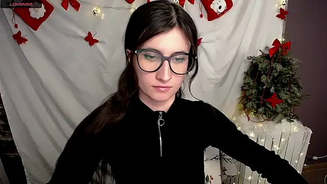 Snapshot of MaryEm976 chatting on 12/10/24, 04:06 MaryEm976 online show from 12/10/24, 04:06