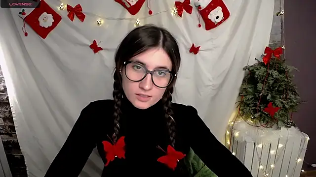 Snapshot of MaryEm976 chatting on 12/11/24, 03:05 MaryEm976 online show from 12/11/24, 03:05