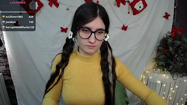 Snapshot of MaryEm976 chatting on 12/15/24, 09:56 MaryEm976 online show from 12/15/24, 09:56