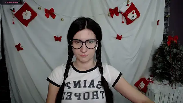 Snapshot of MaryEm976 chatting on 01/07/25, 08:45 MaryEm976 online show from 01/07/25, 08:45