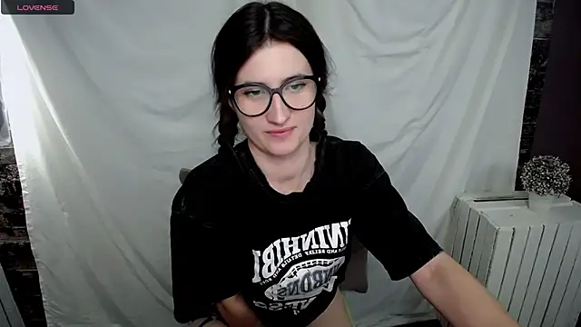 Snapshot of MaryEm976 chatting on 01/20/25, 09:24 MaryEm976 online show from 01/20/25, 09:24