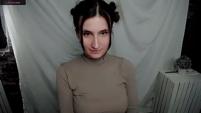 Snapshot of MaryEm976 chatting on 01/26/25, 01:36 MaryEm976 online show from 01/26/25, 01:36