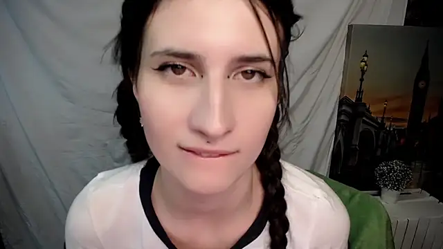 Snapshot of MaryEm976 chatting on 02/03/25, 10:36 MaryEm976 online show from 02/03/25, 10:36