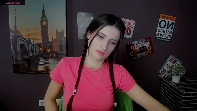 Snapshot of MaryEm976 chatting on 02/07/25, 11:56 MaryEm976 online show from 02/07/25, 11:56