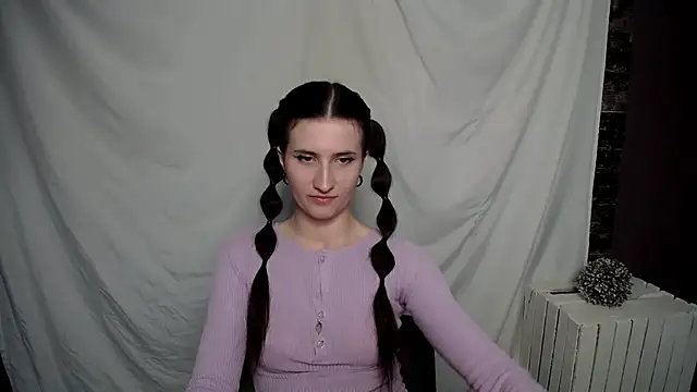 Snapshot of MaryEm976 chatting on 02/11/25, 08:48 MaryEm976 online show from 02/11/25, 08:48