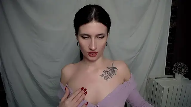 Snapshot of MaryEm976 chatting on 02/12/25, 08:06 MaryEm976 online show from 02/12/25, 08:06