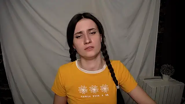 Snapshot of MaryEm976 chatting on 02/14/25, 01:08 MaryEm976 online show from 02/14/25, 01:08