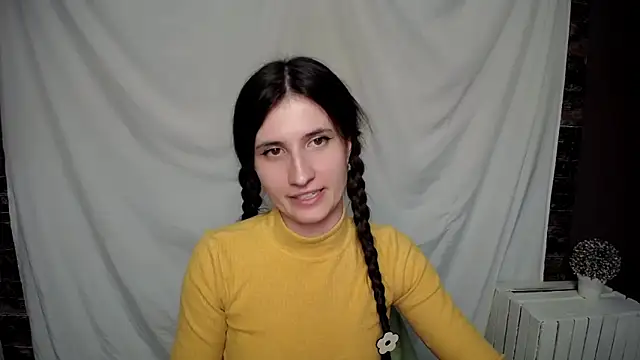 Snapshot of MaryEm976 chatting on 02/17/25, 11:44 MaryEm976 online show from 02/17/25, 11:44