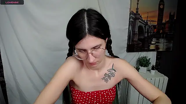 Snapshot of MaryEm976 chatting on 03/14/25, 05:46 MaryEm976 online show from 03/14/25, 05:46