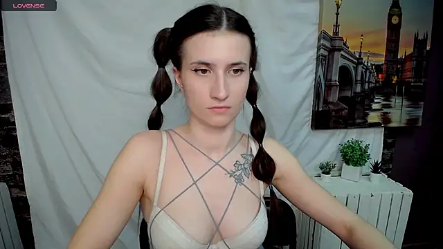 Snapshot of MaryEm976 chatting on 03/15/25, 12:45 MaryEm976 online show from 03/15/25, 12:45