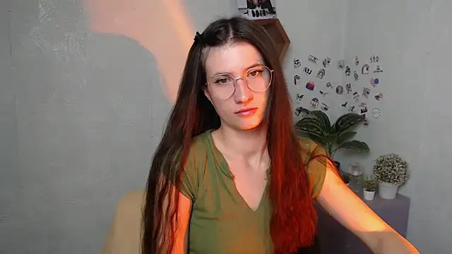 Snapshot of MaryEm976 chatting on 10/06/25, 06:00 MaryEm976 online show from 10/06/25, 06:00