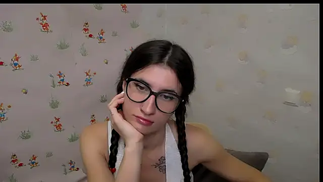 Snapshot of MaryEm976 chatting on 10/24/25, 09:06 MaryEm976 online show from 10/24/25, 09:06