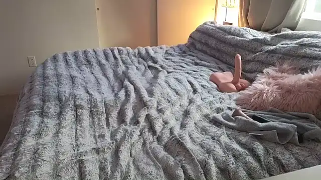 JESS LOVES online show from 12/18/24, 07:08