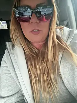 JESS LOVES online show from 02/01/25, 12:51