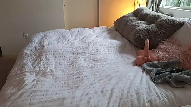 JESS LOVES online show from 02/08/25, 05:08