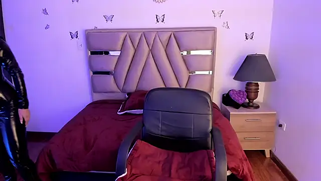 cristie ortiz online show from 02/04/25, 01:13