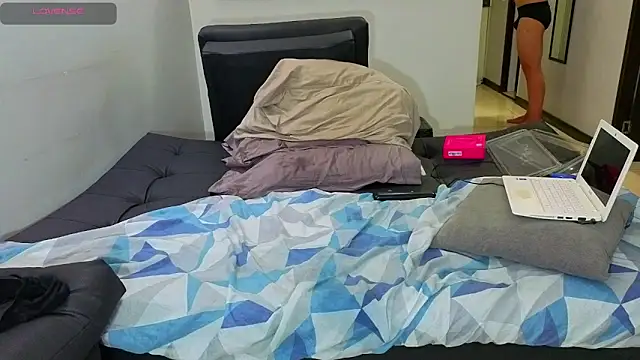 Snapshot of Matiashorney chatting on 11/06/25, 01:06 Matiashorney online show from 11/06/25, 01:06