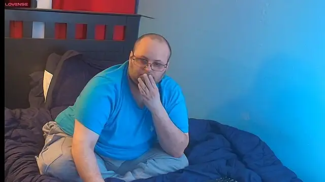 Snapshot of lefty15242 chatting on 02/16/26, 11:56 lefty15242 online show from 02/16/26, 11:56