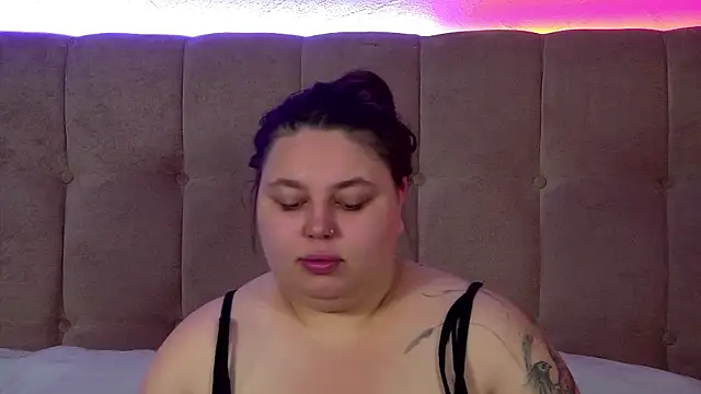 LillianKim online show from 10/12/25, 06:34