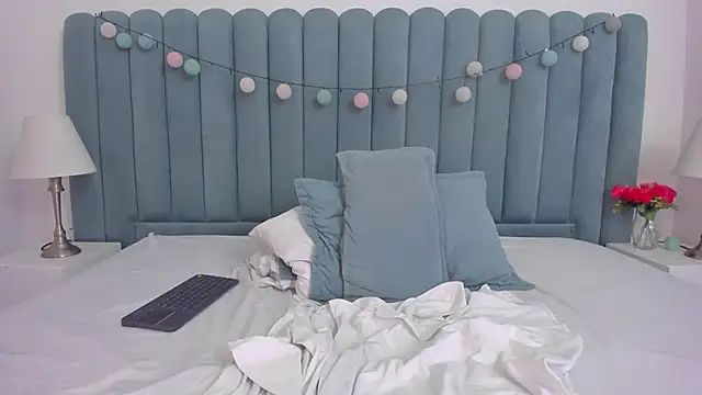 marianaaguii online show from 02/25/25, 09:09