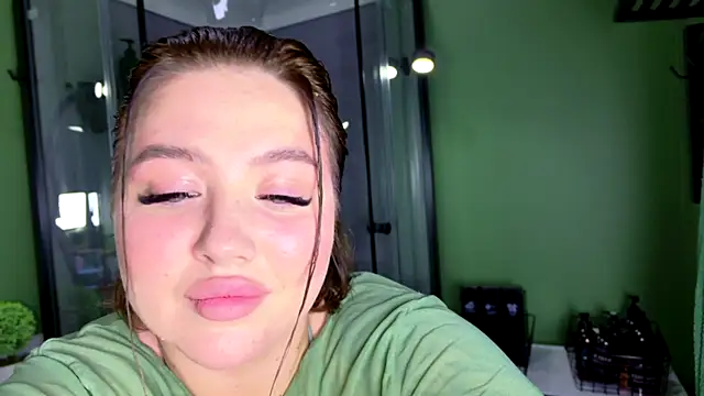 KylieLips online show from 05/30/26, 06:16