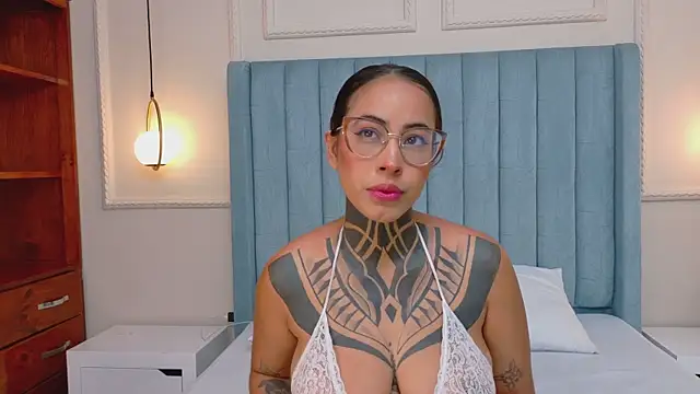 NicoleBlum online show from 05/08/26, 04:45