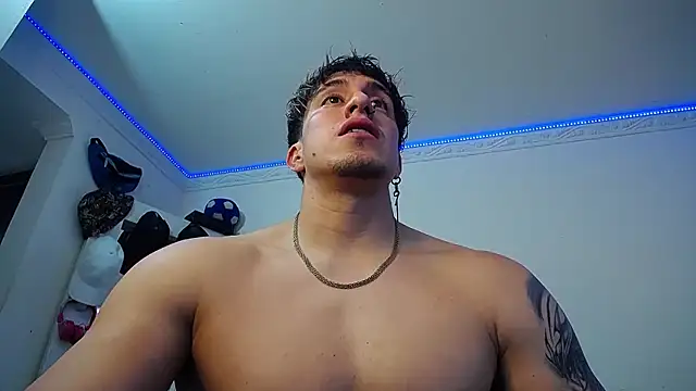 Snapshot of strongboy_ chatting on 10/06/25, 07:00 strongboy online show from 10/06/25, 07:00