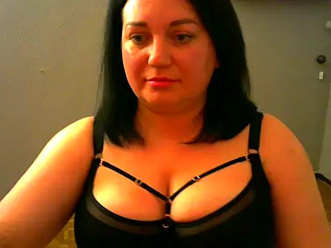 AmanaGi online show from 12/30/24, 01:03