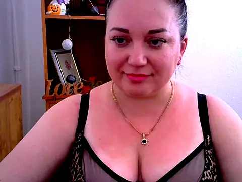 AmanaGi online show from 11/03/25, 04:41