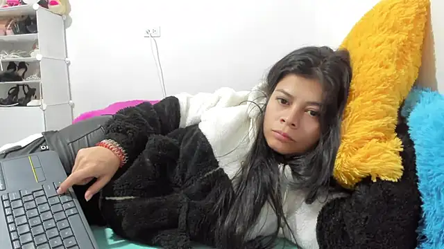 Snapshot of sweetnia chatting on 10/02/25, 12:50 sweetnia online show from 10/02/25, 12:50