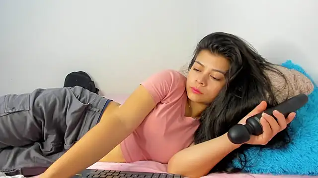 Snapshot of sweetnia chatting on 10/16/25, 01:45 sweetnia online show from 10/16/25, 01:45