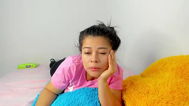 sweetnia online show from 10/20/25, 05:24