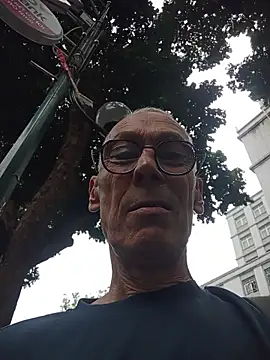 Snapshot of pierre5004 chatting on 02/24/26, 06:00 pierre5004 online show from 02/24/26, 06:00