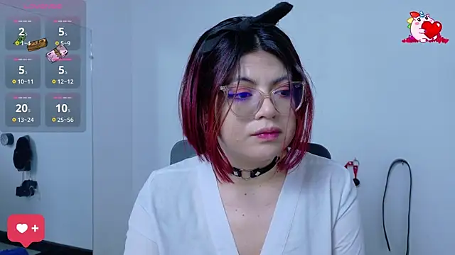 Catwhite  online show from 03/19/25, 12:23