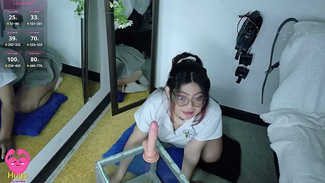 Catwhite  online show from 09/10/25, 07:03