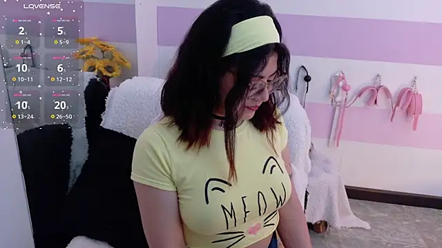 Catwhite  online show from 05/09/26, 01:27