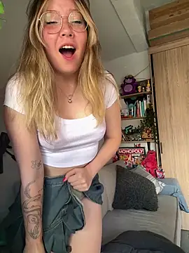 Darling XXX online show from 04/03/26, 06:39