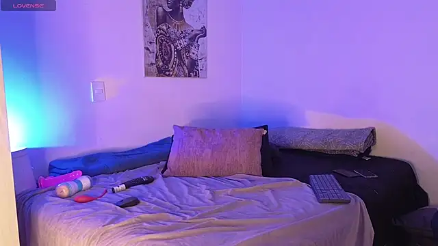 Snapshot of Corina_Ts chatting on 10/23/25, 02:44 Corina Ts online show from 10/23/25, 02:44