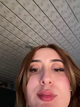 Snapshot of Sam_Thompsoon_ chatting on 02/19/25, 10:31 Sam Thompsoon online show from 02/19/25, 10:31