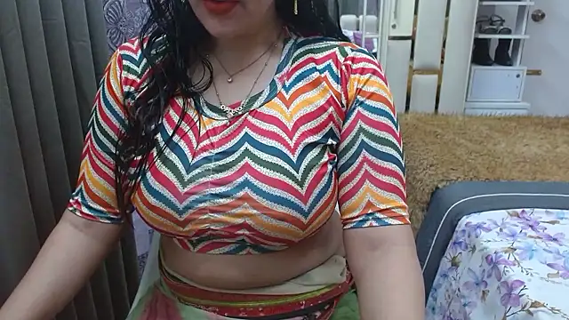 Snapshot of Lovelywife786 chatting on 01/17/26, 05:49 Lovelywife786 online show from 01/17/26, 05:49