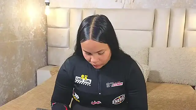EmilyQueen3x online show from 05/12/26, 03:09