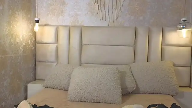 EmilyQueen3x online show from 06/17/26, 01:56