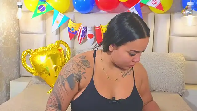EmilyQueen3x online show from 06/25/26, 02:32