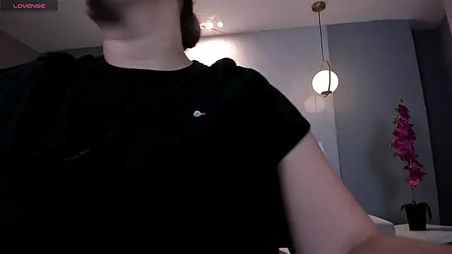 Snapshot of MartinnaBonnet chatting on 02/27/25, 10:37 MartinnaBonnet online show from 02/27/25, 10:37