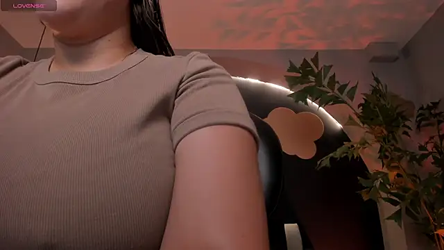 Snapshot of MartinnaBonnet chatting on 03/10/25, 10:37 MartinnaBonnet online show from 03/10/25, 10:37