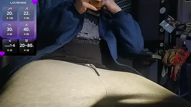 Snapshot of Purple_Flamingo chatting on 12/02/25, 02:01 Purple Flamingo online show from 12/02/25, 02:01